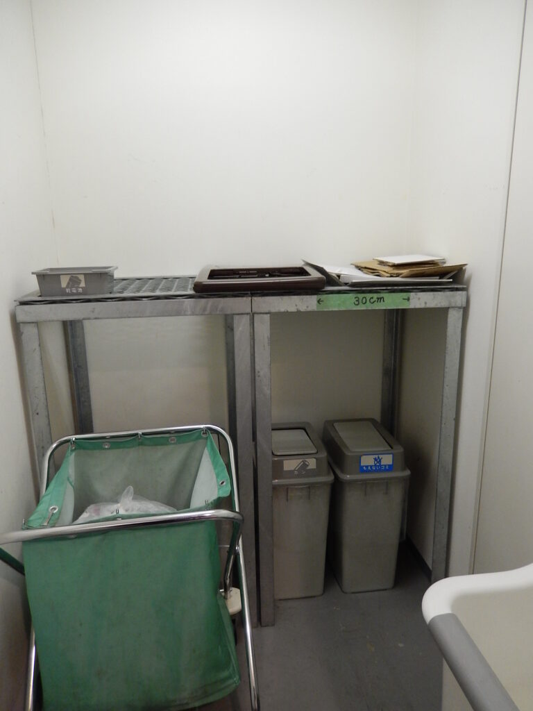 ゴミ捨て場の画像